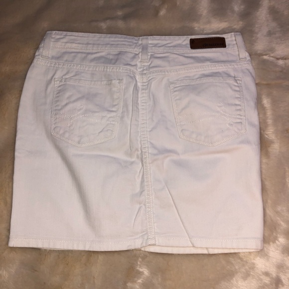 Denizen by Levi’s White Denim Skirt - Picture 2 of 6